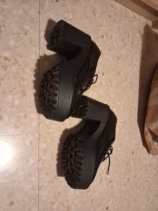 Zapatos charol negros plataforma