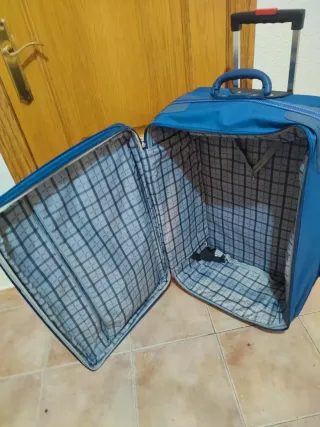 Maleta trolley azul