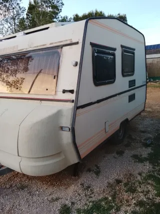 Caravana Roller Aloha 330D - 750kg Con documentaci