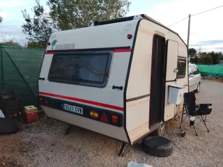 Caravana Roller Aloha 330D - 750kg Con documentaci