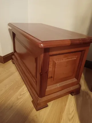 Baúl de madera maciza