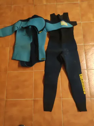 Trajes complets de neoprè 7 mm.