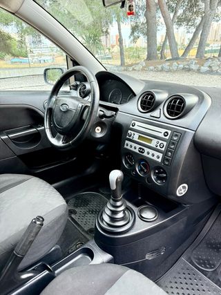 Ford Fiesta Gasolina / ITV al dia / 130.000km