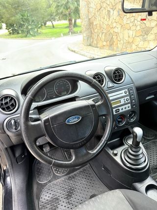 Ford Fiesta Gasolina / ITV al dia / 130.000km