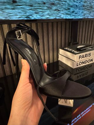 Zapatos de tacón Zara negros talla 39