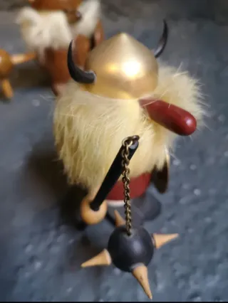 Juguetes antiguos vikingos de madera