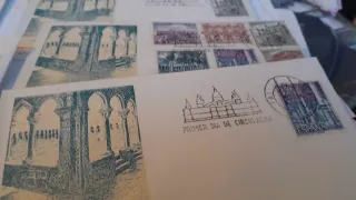 Lote sellos antiguos y catálogos