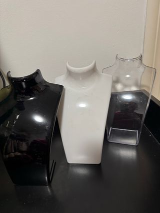 Expositores de Joyería Negro y Blanco