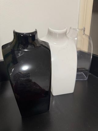 Expositores de Joyería Negro y Blanco