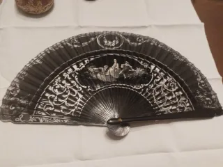 Antiguo abanico de peral pintado a mano