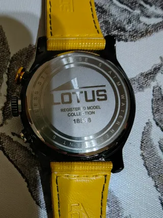 Reloj Lotus Cronógrafo Negro y Amarillo