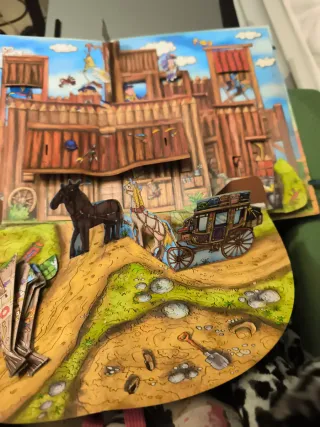 LIBROS-POP-UP EL FUERTE DEL OESTE (Spanish Edit...