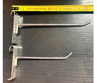 Ganchos lamas y malla. Equipamiento para negocio.