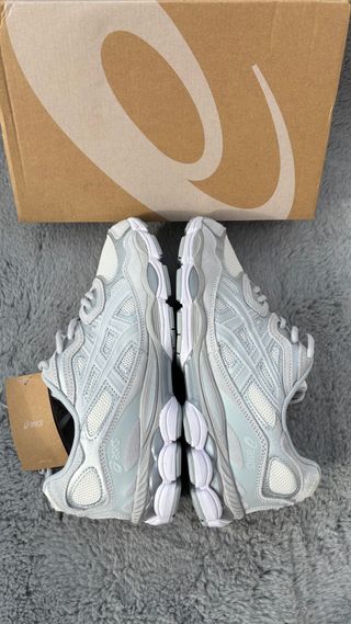 Asics Gel NYC Gris/Blanco Talla 41,5