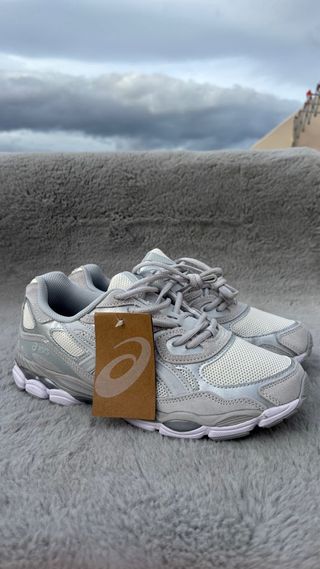 Asics Gel NYC Gris/Blanco Talla 41,5