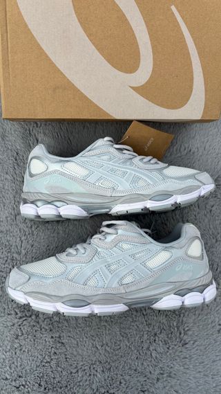 Asics Gel NYC Gris/Blanco Talla 41,5
