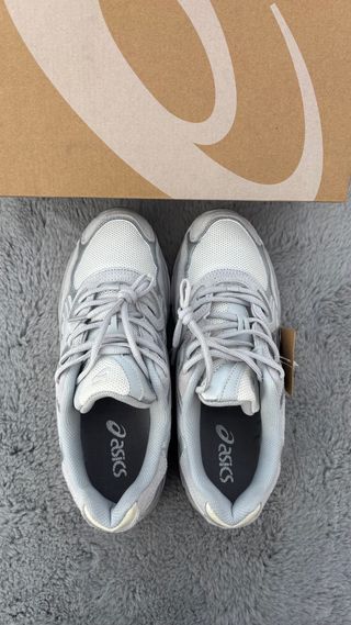 Asics Gel NYC Gris/Blanco Talla 41,5