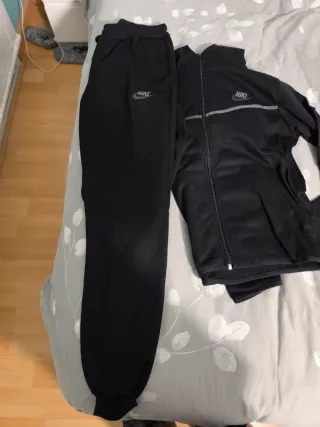 Chándal Nike Negro Talla M 50€