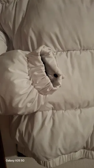 Cazadora Puffy Técnica Bershka Blanca