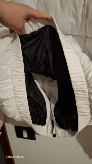 Cazadora Puffy Técnica Bershka Blanca