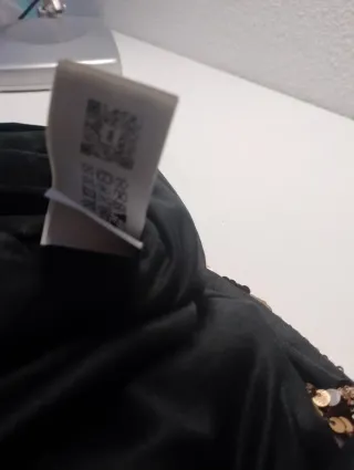 Top lentejuelas halter Zara negro-dorado