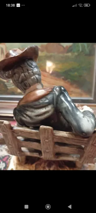 Soprammobile in ceramica capo di monte