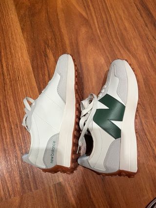 New Balance 327 Verde y Blanco
