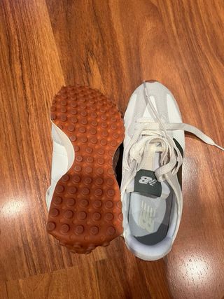 New Balance 327 Verde y Blanco