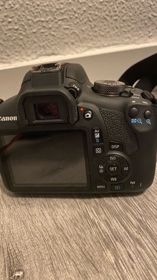 OFERTA Canon EOS 2000D Cámara Digital Negra