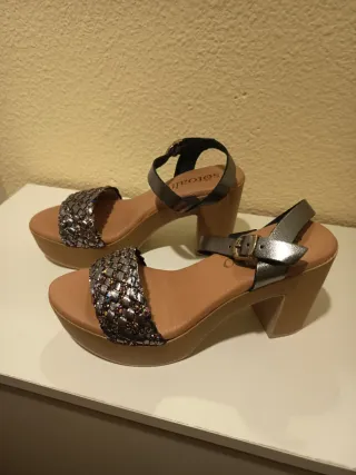 Sandalias tacón con plataforma. 9cm alto.