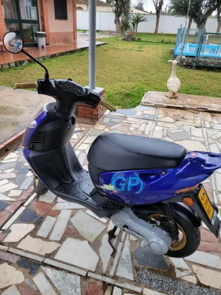 Yamaha aprillia sony 50cc Scooter Azul