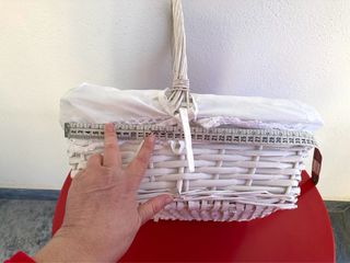 Cesta mimbre blanca lazo rojo Perfecto Grande