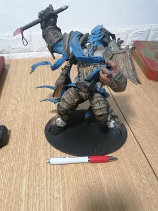 World of Warcraft. Draenei Paladin