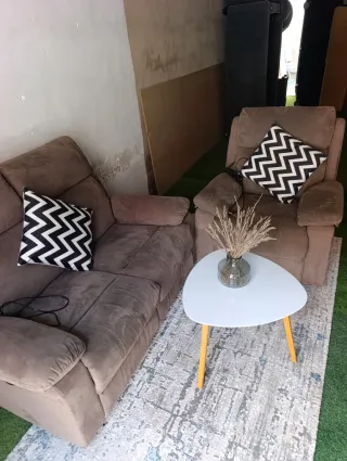 Sofá y sillón reclinables eléctricos