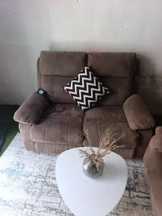 Sofá y sillón reclinables eléctricos