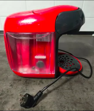 Cafetera Roja y Negra. Marca bosch.