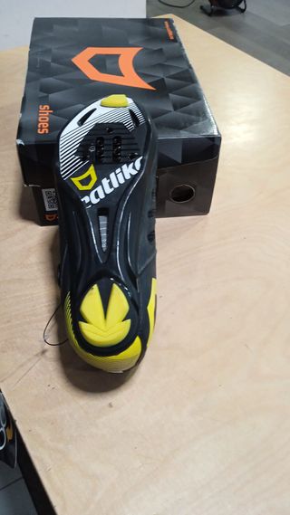 ZAP. CATLIKE TALENT T.39 -38 NEGRO-AMARILLO