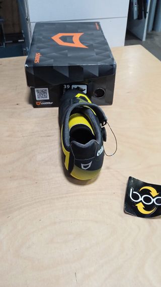 ZAP. CATLIKE TALENT T.39 -38 NEGRO-AMARILLO