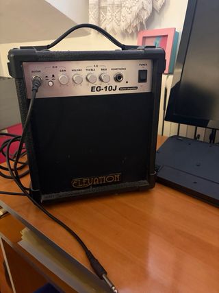 Amplificador Elevation EG-10J Negro