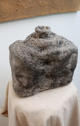 Jarrón efecto piedra texturizado papel maché