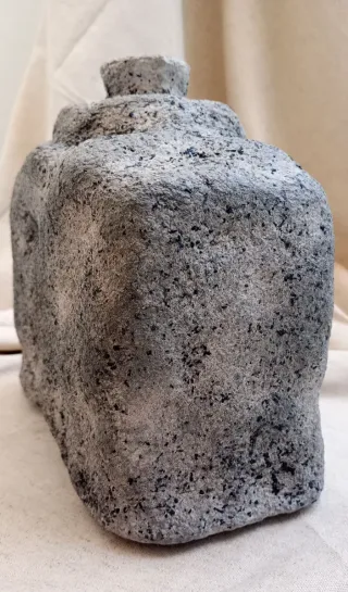 Jarrón efecto piedra texturizado papel maché