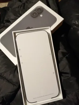 Teléfono Móvil iPhone 16 color negro 256 Gb Nuevo