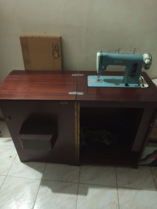 Máquina de coser Alfa clásica