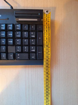 Teclado Trust USB con lector de tarjetas