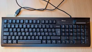 Teclado Trust USB con lector de tarjetas
