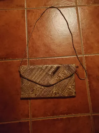 Bolso de fiesta dorado