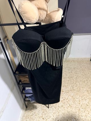 Vestido lila asimétrico con manga larga