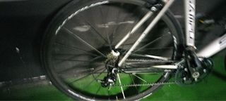 Bicicleta de carretera blanca full carbono