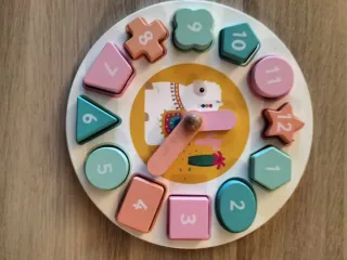 Libros, puzzles y juguetes infantiles