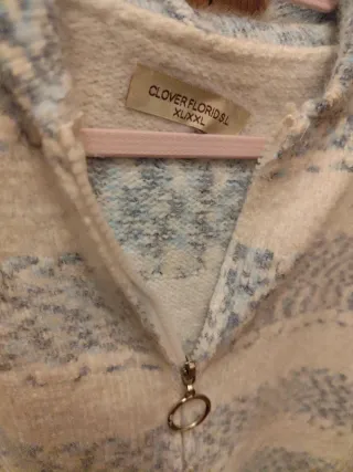 Sudadera con capucha y cremallera